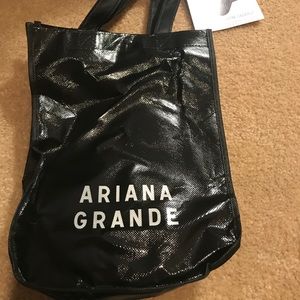 Ariana grande little tote bag still has the tags
